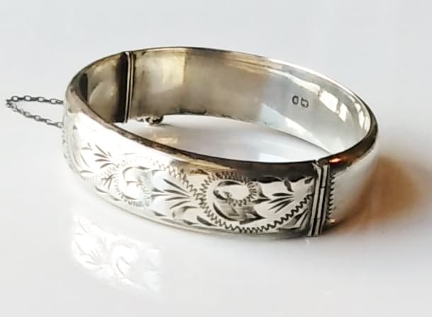 Vintage 1974 Sterling Bangle